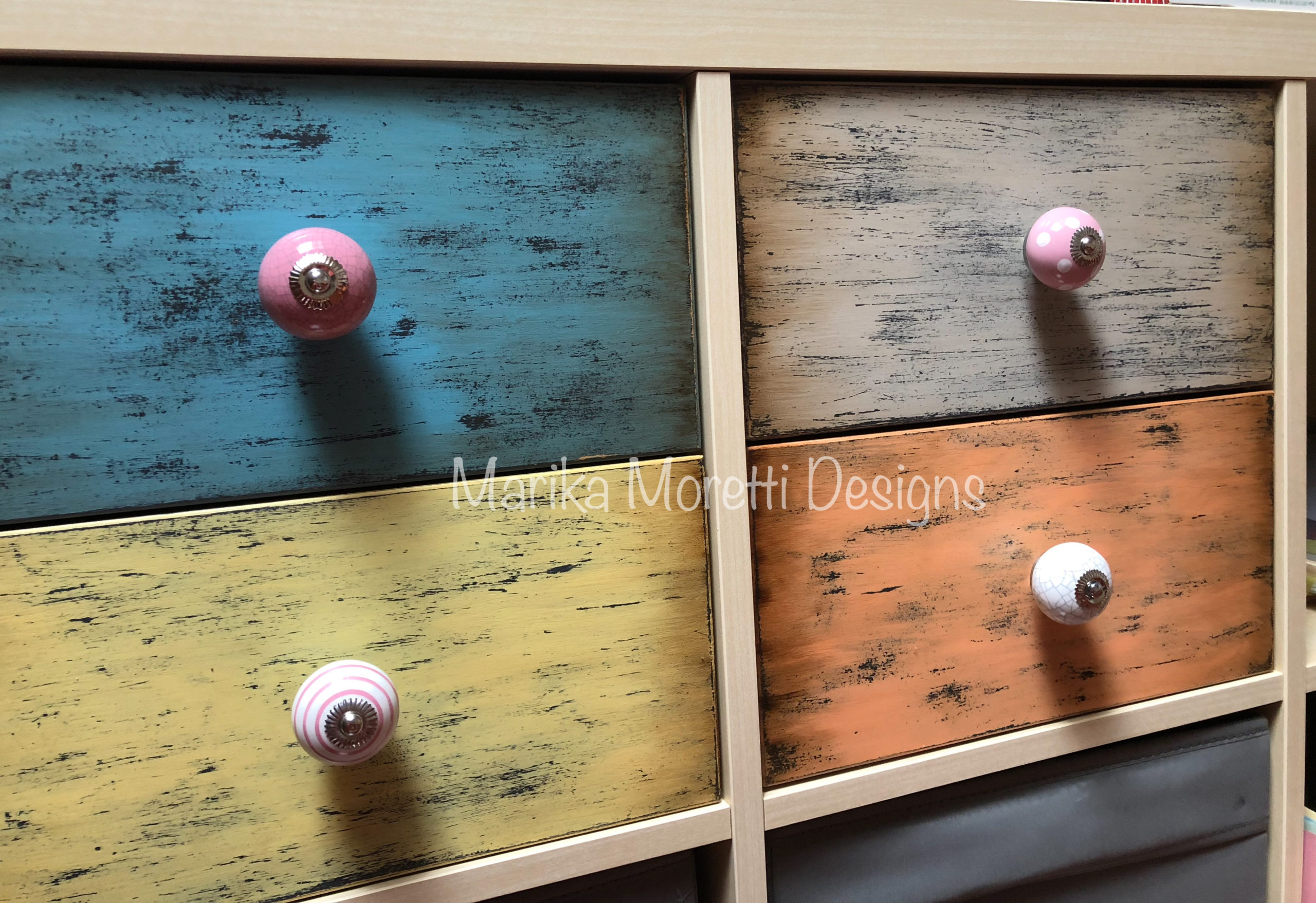 Ristrutturare i mobili con colori acrilici - Marika Moretti Designs